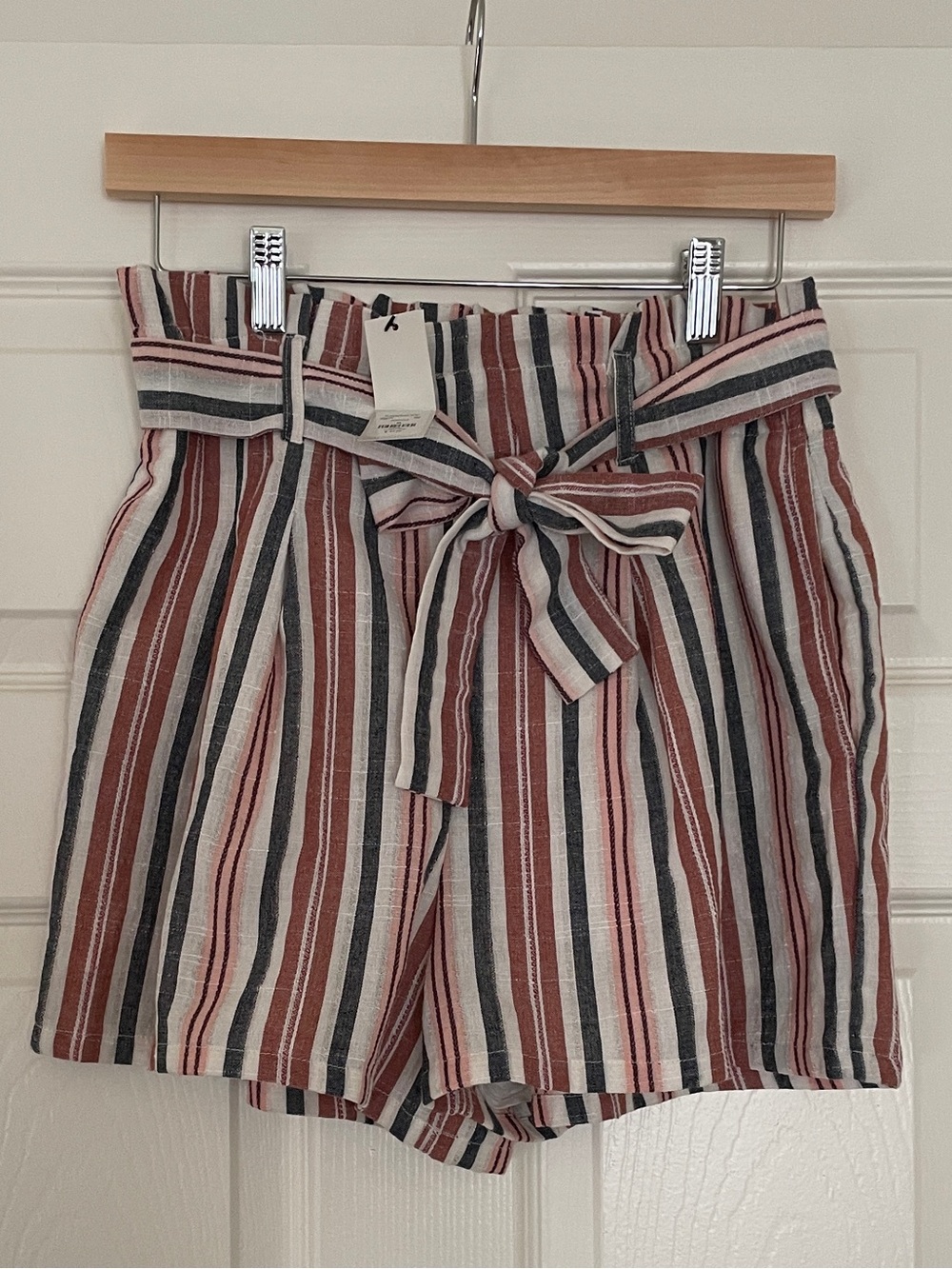 🩳 Francesca's Striped High-Waist Paperbag Shorts with Belt 🩳